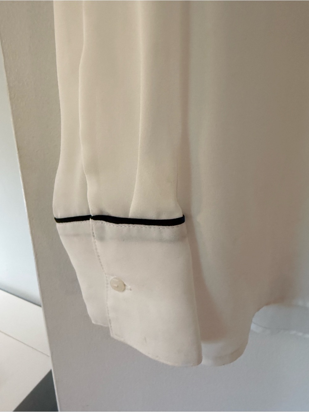 Worthington White Blouse with Black Piping - Picture 3 of 4